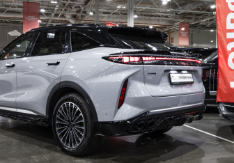 Подержанный автомобиль Exeed RX 2024 года (17 фото)
