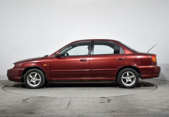 Подержанный автомобиль Kia Spectra Sedan 2007 года (8 фото)