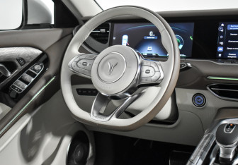 Подержанный автомобиль Voyah Free 2023 года (17 фото)