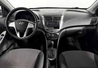 Подержанный автомобиль Hyundai Solaris Sedan 2011 года (14 фото)