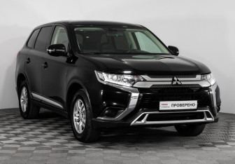 Подержанный автомобиль Mitsubishi Outlander 2018 года (3 фото)