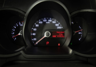 Подержанный автомобиль Kia Picanto 2013 года (16 фото)