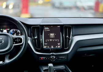 Подержанный автомобиль Volvo XC60 2019 года (19 фото)