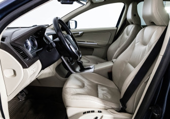 Подержанный автомобиль Volvo XC60 2011 года (20 фото)