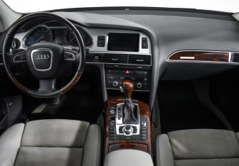Подержанный автомобиль Audi A6 allroad 2010 года (16 фото)