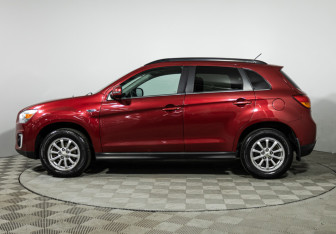 Подержанный автомобиль Mitsubishi ASX 2014 года (8 фото)