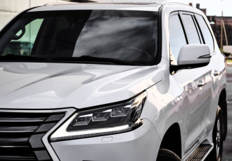 Подержанный автомобиль Lexus LX 2016 года (2 фото)