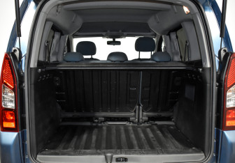 Подержанный автомобиль Citroen Berlingo 2013 года (17 фото)
