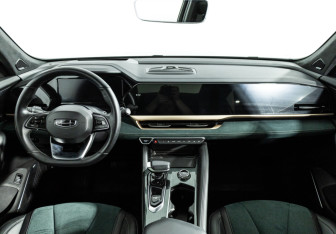 Подержанный автомобиль Geely Monjaro 2023 года (12 фото)