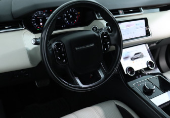 Подержанный автомобиль Land Rover Range Rover Velar 2018 года (15 фото)