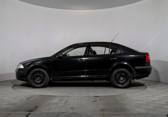Подержанный автомобиль Skoda Octavia Liftback 2008 года (8 фото)