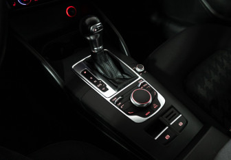 Подержанный автомобиль Audi A3 Sedan 2014 года (15 фото)