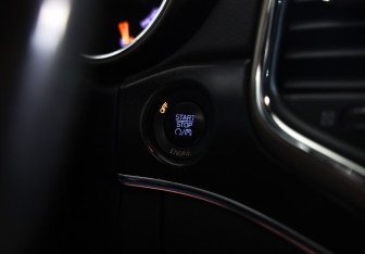 Подержанный автомобиль Jeep Grand Cherokee 2014 года (22 фото)