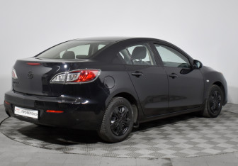 Подержанный автомобиль Mazda 3 Sedan 2012 года (5 фото)