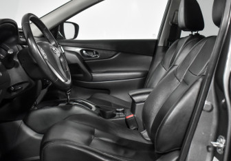 Подержанный автомобиль Nissan X-Trail 2015 года (12 фото)