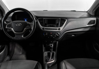 Подержанный автомобиль Hyundai Solaris Sedan 2017 года (14 фото)