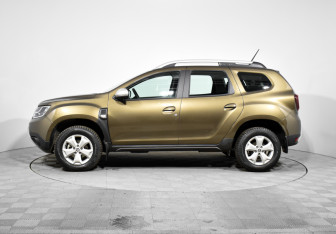 Подержанный автомобиль Renault Duster 2022 года (8 фото)