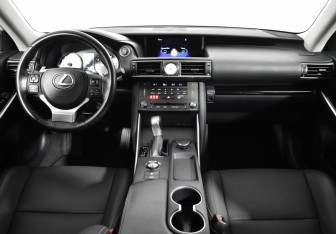 Подержанный автомобиль Lexus IS Sedan 2019 года (11 фото)