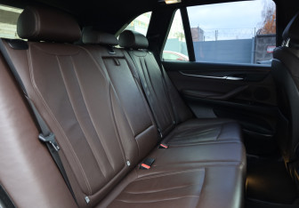 Подержанный автомобиль BMW X5 2013 года (12 фото)