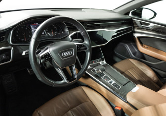 Подержанный автомобиль Audi A7 2019 года (11 фото)