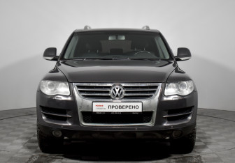 Подержанный автомобиль Volkswagen Touareg 2008 года (2 фото)