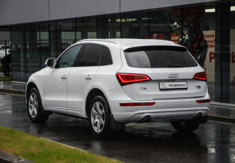 Подержанный автомобиль Audi Q5 2014 года (8 фото)