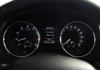 Подержанный автомобиль Skoda Yeti 2014 года (11 фото)