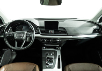 Подержанный автомобиль Audi Q5 2020 года (13 фото)