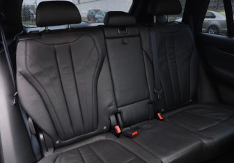 Подержанный автомобиль BMW X5 2016 года (32 фото)