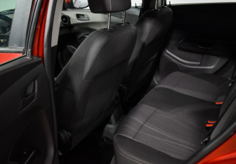 Подержанный автомобиль Chevrolet Aveo Sedan 2012 года (11 фото)