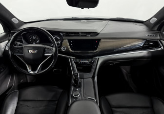 Подержанный автомобиль Cadillac XT6 2021 года (17 фото)