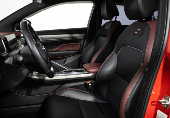 Подержанный автомобиль Geely Coolray 2023 года (20 фото)