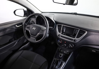 Подержанный автомобиль Hyundai Solaris Sedan 2019 года (9 фото)
