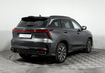 Подержанный автомобиль Changan CS75PLUS 2023 года (5 фото)