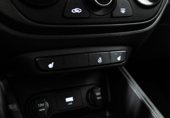 Подержанный автомобиль Hyundai Solaris Sedan 2021 года (16 фото)