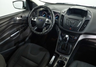 Подержанный автомобиль Ford Kuga 2016 года (8 фото)