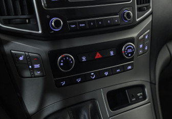 Подержанный автомобиль Hyundai H-1 2018 года (14 фото)