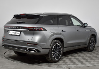 Подержанный автомобиль Jaecoo J8 2024 года (5 фото)