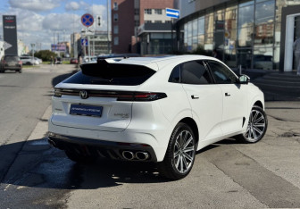 Подержанный автомобиль Changan UNI-K 2024 года (5 фото)