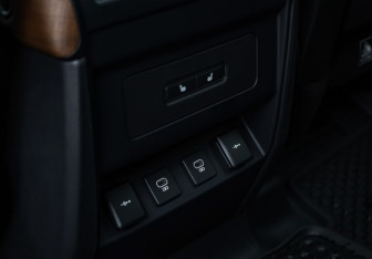 Подержанный автомобиль Land Rover Defender Suv 2021 года (24 фото)