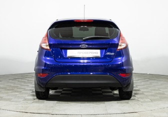Подержанный автомобиль Ford Fiesta Hatchback 2016 года (6 фото)