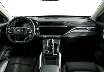 Подержанный автомобиль Geely Atlas Pro 2023 года (13 фото)