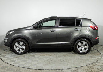 Подержанный автомобиль Kia Sportage 2012 года (8 фото)
