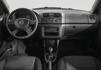 Подержанный автомобиль Skoda Fabia Hatchback 2013 года (13 фото)