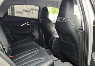 Подержанный автомобиль Omoda C5 2023 года (22 фото)