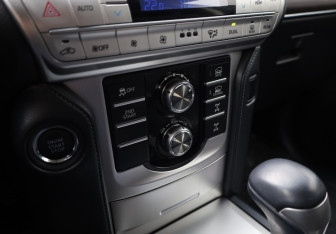 Подержанный автомобиль Toyota Land Cruiser Prado 2019 года (22 фото)