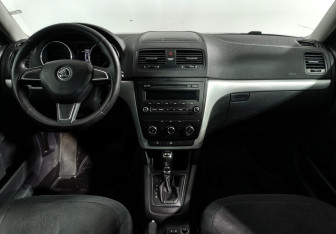 Подержанный автомобиль Skoda Yeti 2014 года (14 фото)