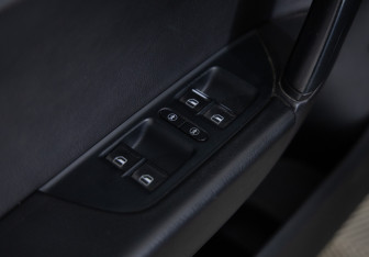 Подержанный автомобиль Volkswagen Touareg 2012 года (21 фото)