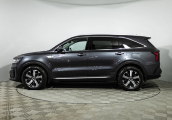 Подержанный автомобиль Kia Sorento 2021 года (8 фото)