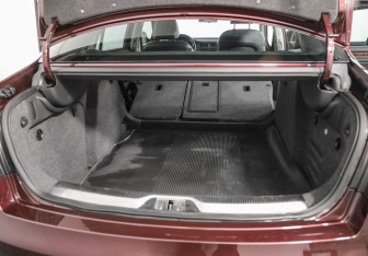 Подержанный автомобиль Skoda Superb Liftback 2014 года (27 фото)
